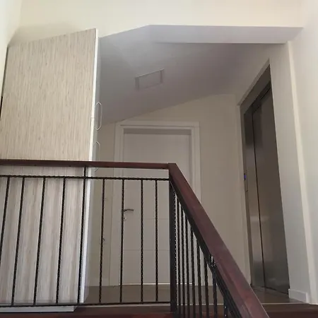 Villa Crescent Twins -white