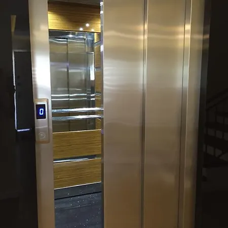 Crescent Twins -white Villa *