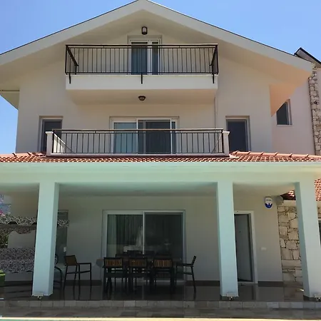 Crescent Twins -white Villa Dalyan
