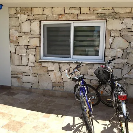 Crescent Twins -white Villa *