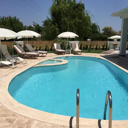 Villa Crescent Twins -white