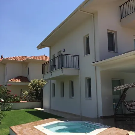 Crescent Twins -white Villa *